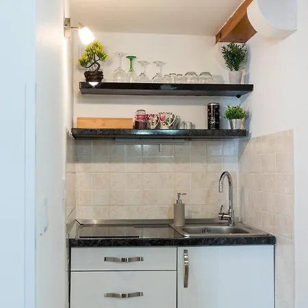 Ivana Old Town Apartment