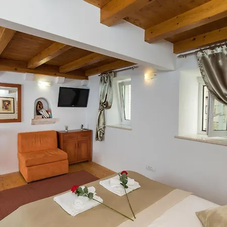 Ivana Old Town Апартаменты *